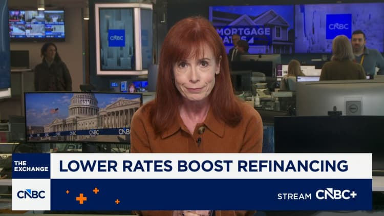 Mortgage rates dip below 6 percent