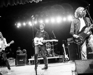 Mumford & Sons Bring Out Hozier for Surprise ‘Rubber Band Man’ Performance on ‘SNL’