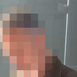 Guess Who This '90s Movie Star, Heartthrob Is