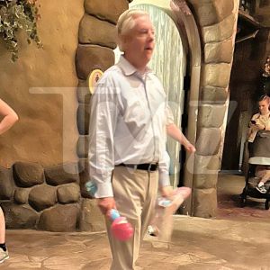 Sen. Lindsey Graham Poses With Shotgun Amid Backlash Over Disney Photos