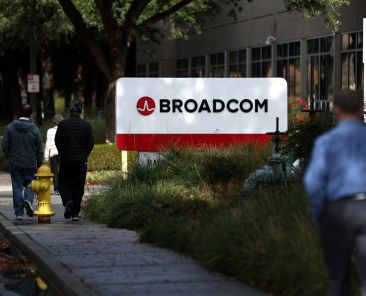 Broadcom's custom AI chip business stays hot and gives the bulls a much-needed win