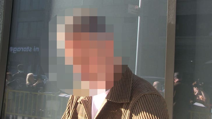 030426_freddie_prinze_jr_guess_who_KAL_blurred