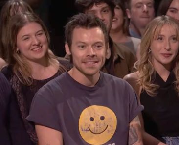 Harry Styles Makes Surprise Cameo During Ryan Gosling’s ‘SNL’ Monologue