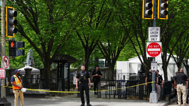 Man Detained After Jumping Vehicle Barrier at White House Gate, Altercation