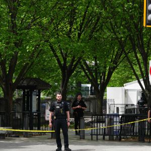 Man Detained After Jumping Vehicle Barrier at White House Gate, Altercation