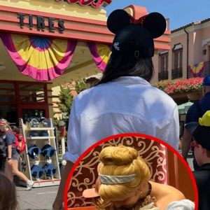 Meghan Markle, Prince Harry Take Kids to Disneyland With Grandma Doria
