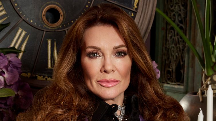 Lisa Vanderpump's Handyman Seeks 6-Figure Sum After Alleged Fall at 'RHOBH' Star's Home