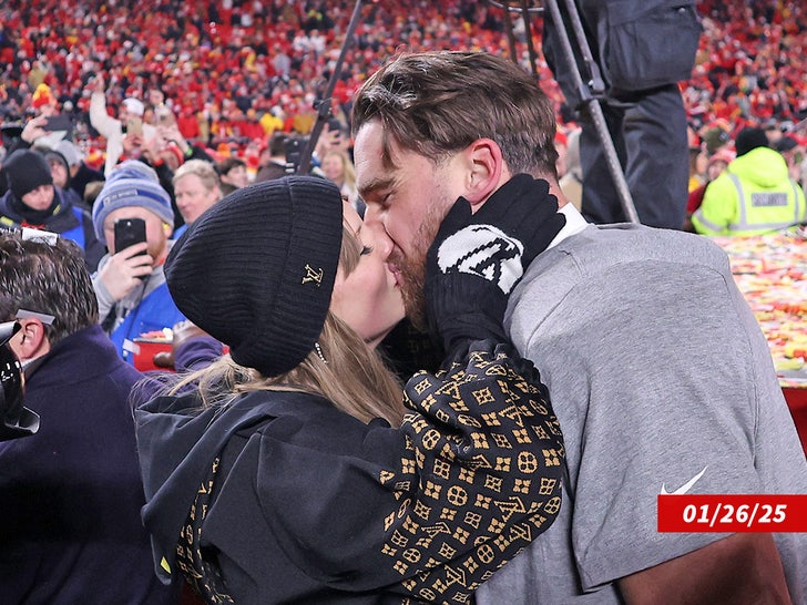 taylor swift travis kelce chiefs sub getty swipe