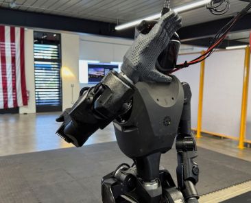 This Trump-linked startup plans to put humanoid robots in the military