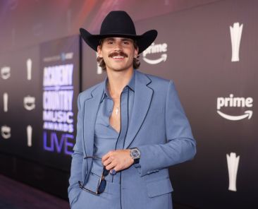 ‘Brunette’ Brings Tucker Wetmore to No. 1 on the Country Airplay Chart for the First Time