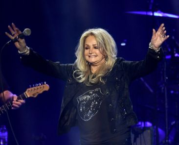 Bonnie Tyler Out of Coma Following Emergency Surgery, Summer Tour Dates Canceled