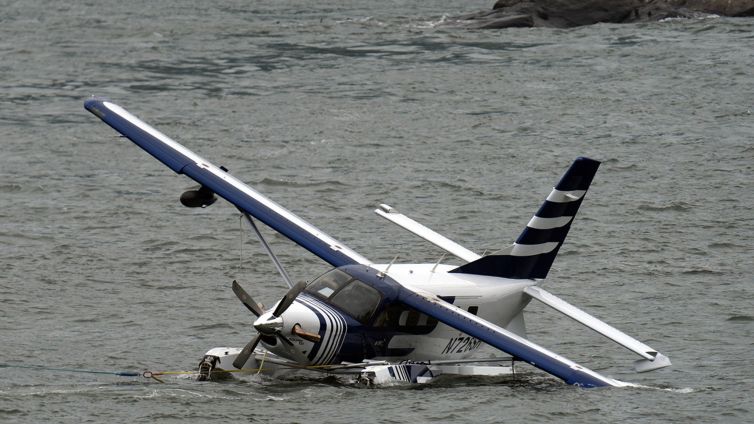 Seaplane Carrying 8 People Crashes Into New York City's East River