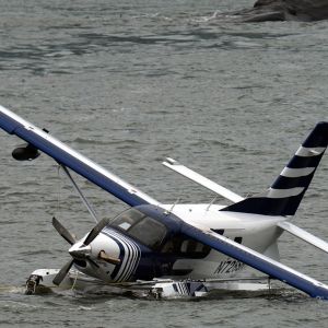Seaplane Carrying 8 People Crashes Into New York City's East River