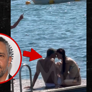 Mauricio Umansky Kissing Mystery Girl in Monte Carlo
