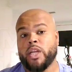Jermaine Eluemunor Says Jaxson Dart Can Be Best QB In The NFL