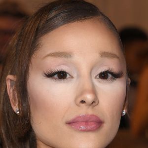 Ariana Grande Sues Hackers Over Leaked Music, Photos and Videos