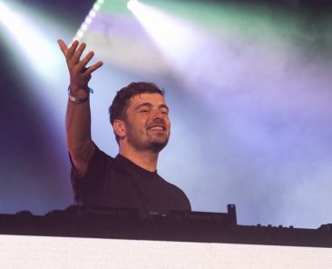 Martin Garrix Debuts U2 Collab ‘Fireflies’ With The Edge at Tomorrowland in Belgium