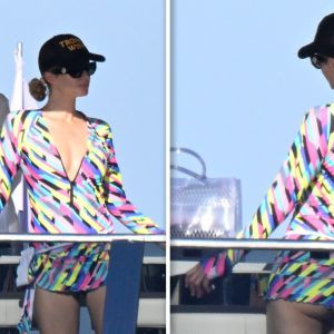 Paris Hilton Flashes Bare Butt on Italian Yacht Trip
