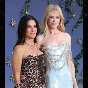 Nicole Kidman & Sandra Bullock Stuns on 'Practical Magic 2' Red Carpet