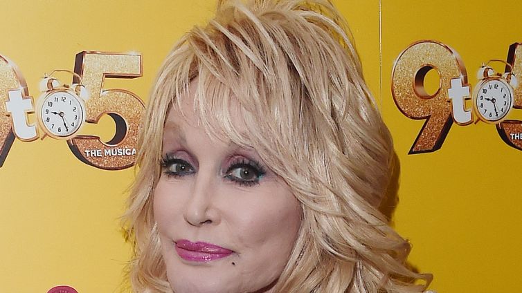 Dolly Parton's Social Media Sends Comforting Message From Beyond