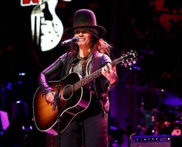'Linda Perry: Let It Die Here': Here's How to Watch the Music Documentary Online
