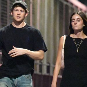 Taylor Swift's Ex Joe Alwyn Steps Out With Comedian Mary Beth Barone in NYC
