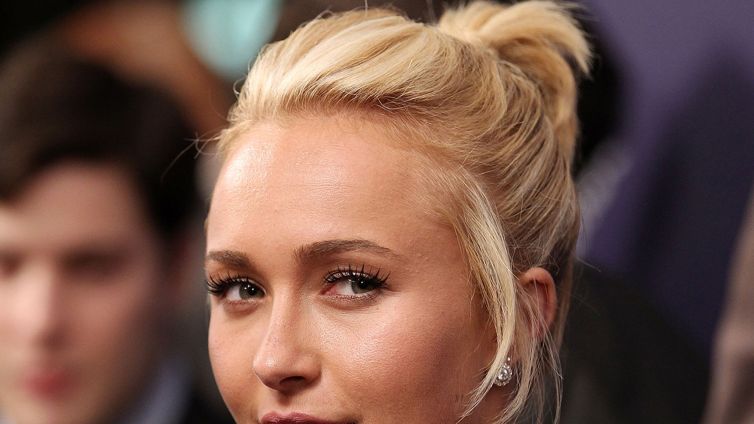 Hayden Panettiere Death: Blue Pressed Pills, White Powder & Straw Found Near Her