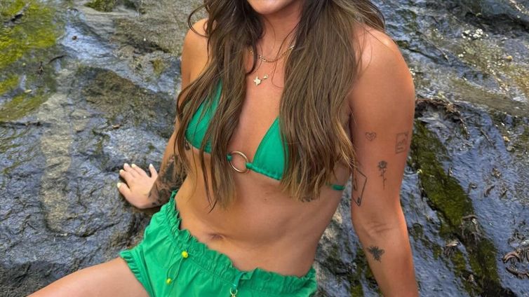 Guess The Record-Breaking Babe With The #1 Hit!