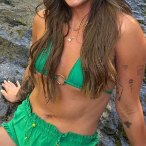 Guess The Record-Breaking Babe With The #1 Hit!