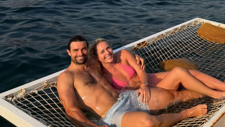 Lindsey Vonn Shares Sweet Smooch With New Man
