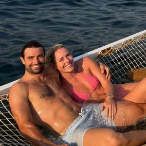 Lindsey Vonn Shares Sweet Smooch With New Man