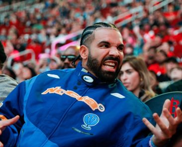 Drake Shows Off New Platinum Cash Money Chain: ‘You Think You Guys Could Buy Our Artifacts?’