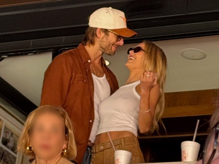 Glen-Powell-with-Michelle-Randolph-1