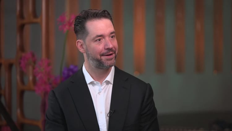 Reddit Co-Founder: Tech industry has been 'tone deaf' in explaining AI