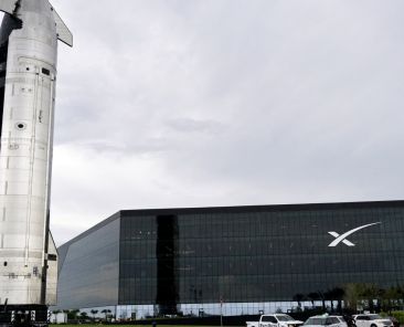 SpaceX prepares to send Starship rocket to orbit for first time