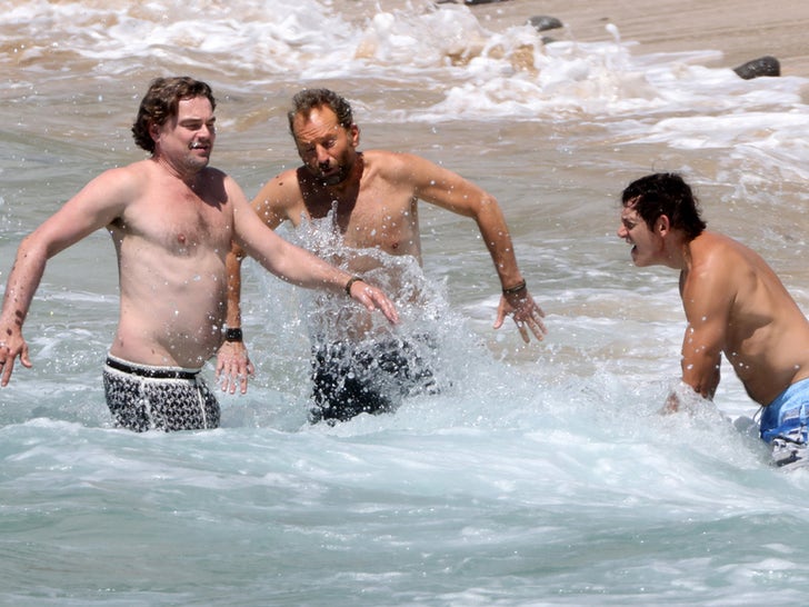 1012-Leonardo-DiCaprio-Beach-Vacay-SUB